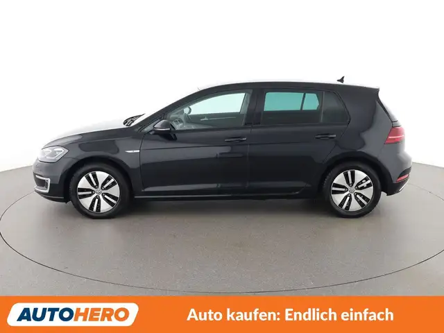 Volkswagen Golf view 3
