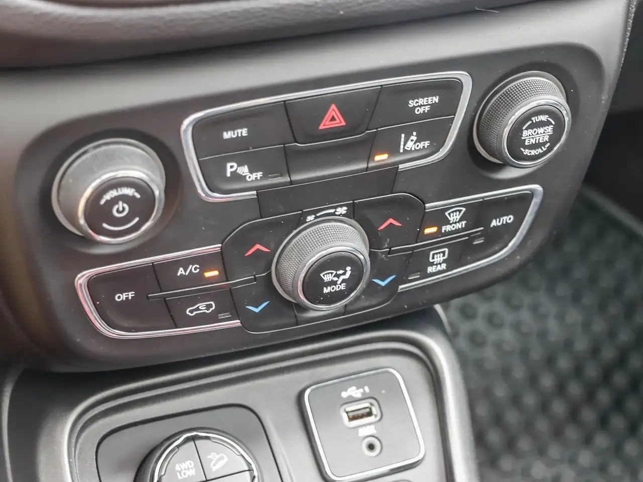 Jeep Compass photo Jeep Compass