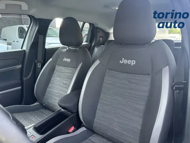 Jeep Avenger view 11