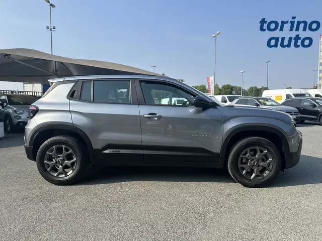 Jeep Avenger view 8