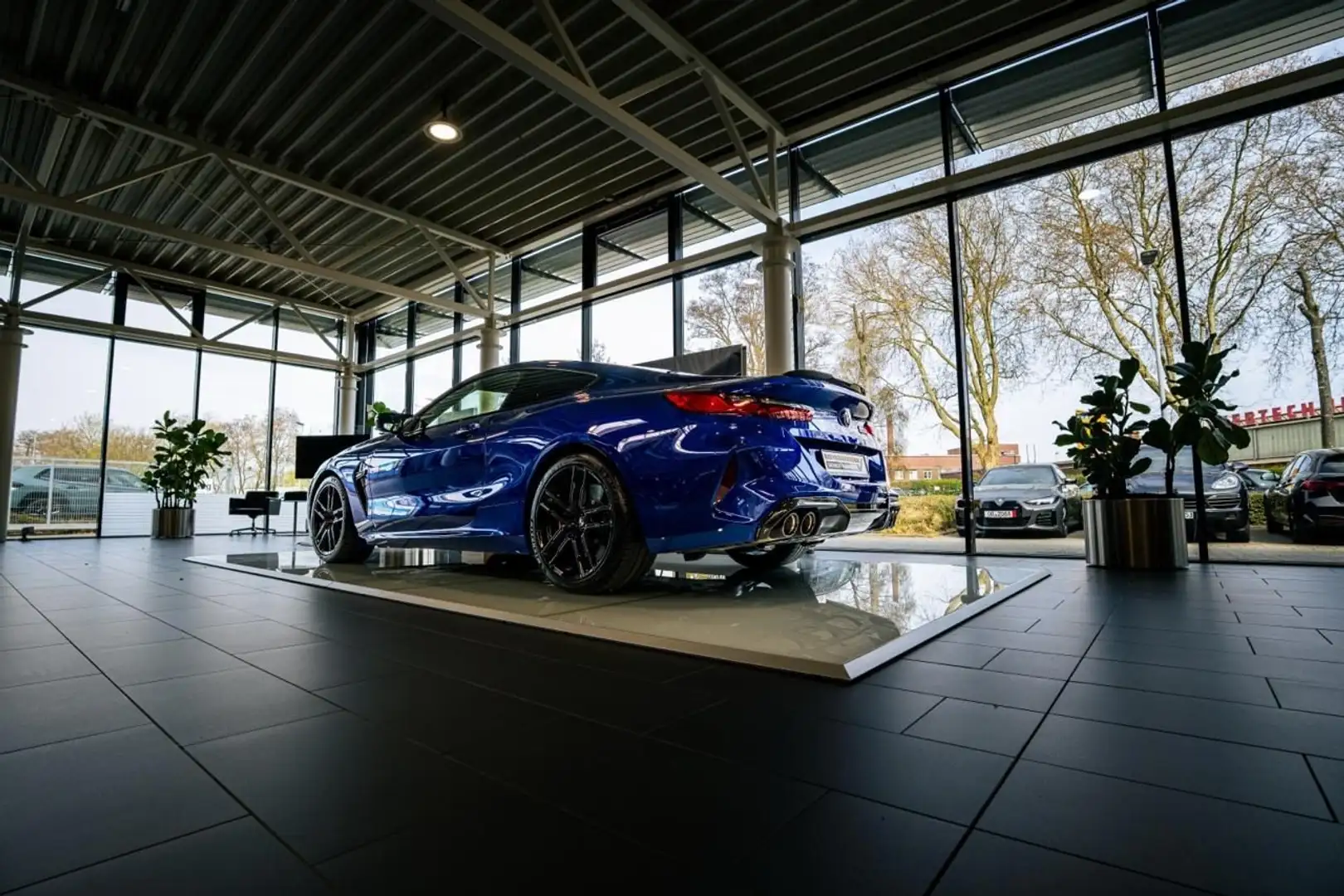 BMW M8 Competition Coupé xDrive CarbonKeramik B&W Azul - 2