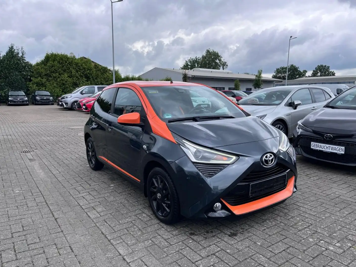 Toyota Aygo x-JBL Grau - 2