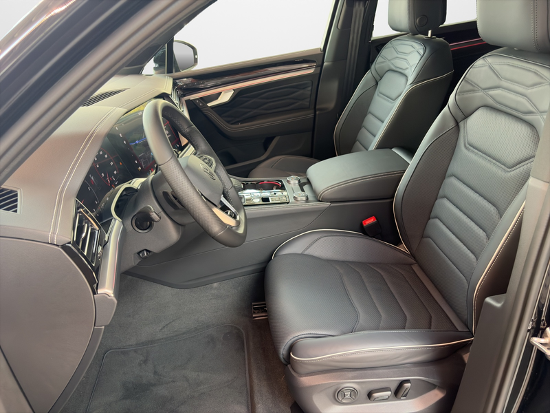 Volkswagen Touareg 3.0 V6 TDI 4M R-Line Final Edition — photo 7