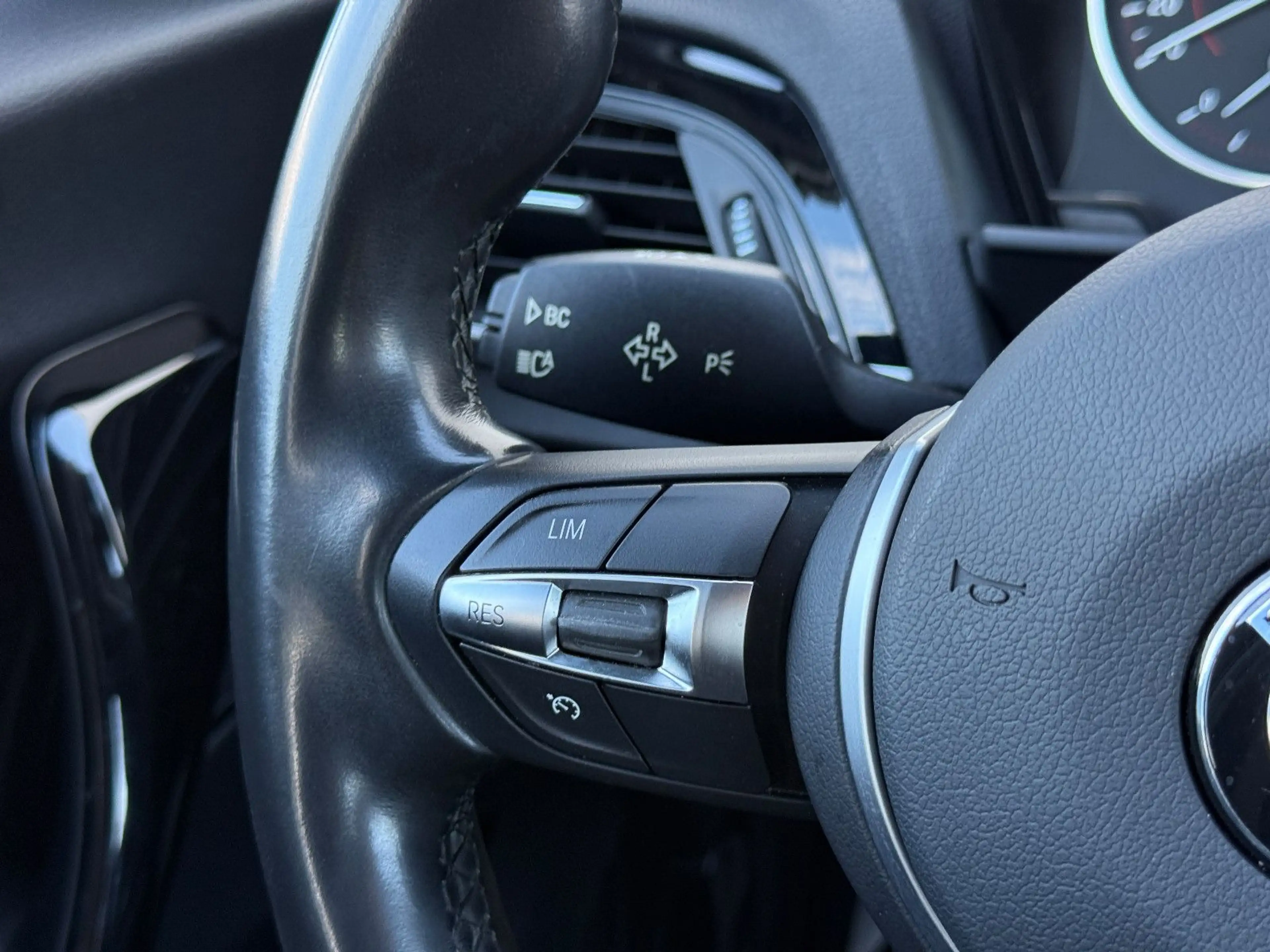 BMW 118 i 5-TÜRER M-SPORT 2.HAND UNFALLFREI LED AUTOM — photo 15