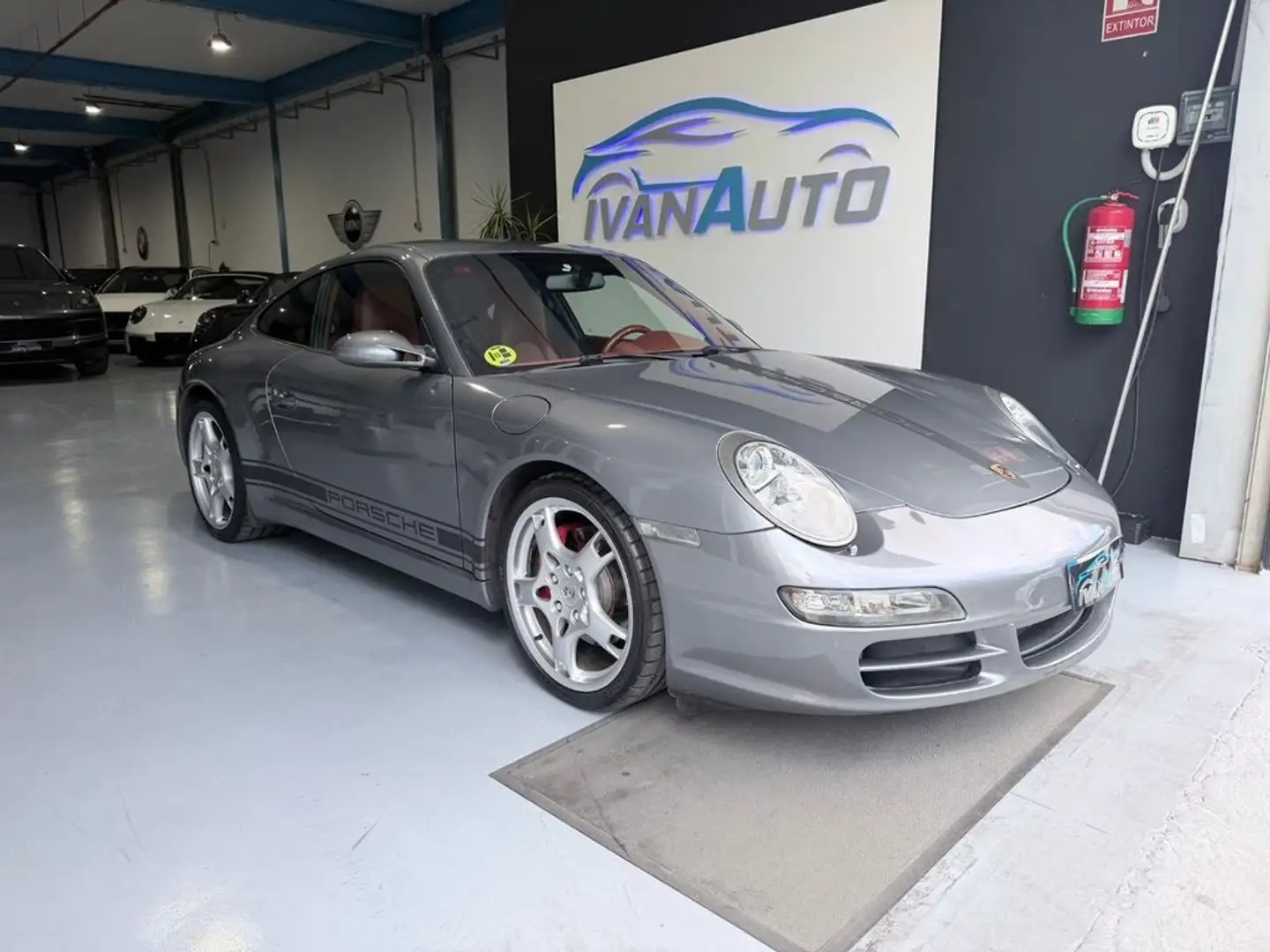 Porsche 911 Carrera S Coupe 997 Gris - 1