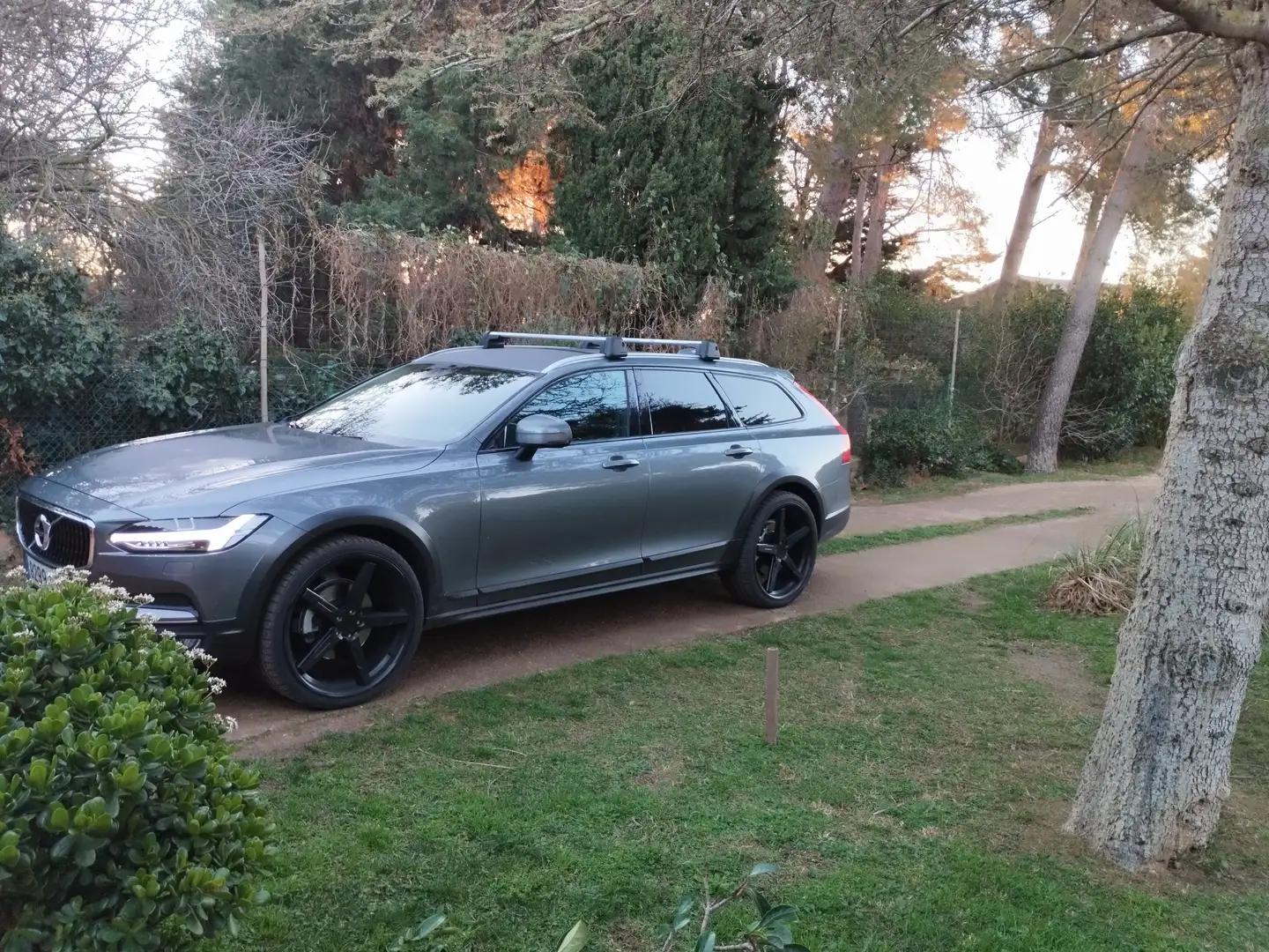 Volvo V90 Cross Country D4 Pro AWD Aut. Gris - 1