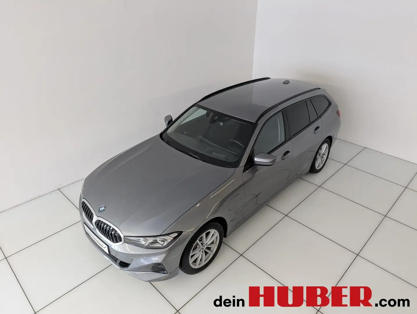 BMW 320 e xDrive Grau - 2