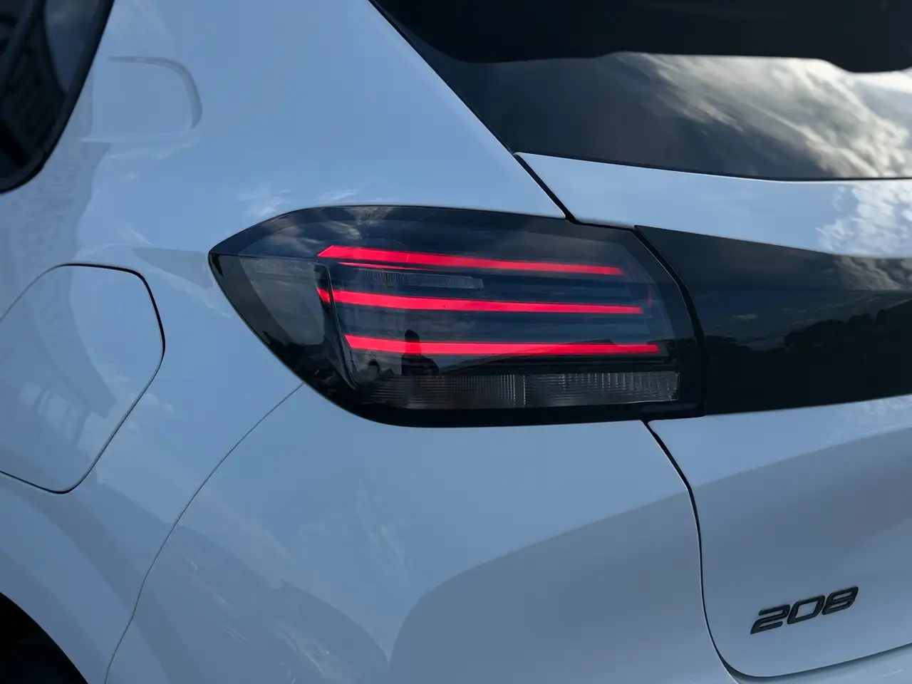 Peugeot 208 1.2 Hybrid 110PK e-DCS6 Allure Dodehoekdetectie, миниатюра 29