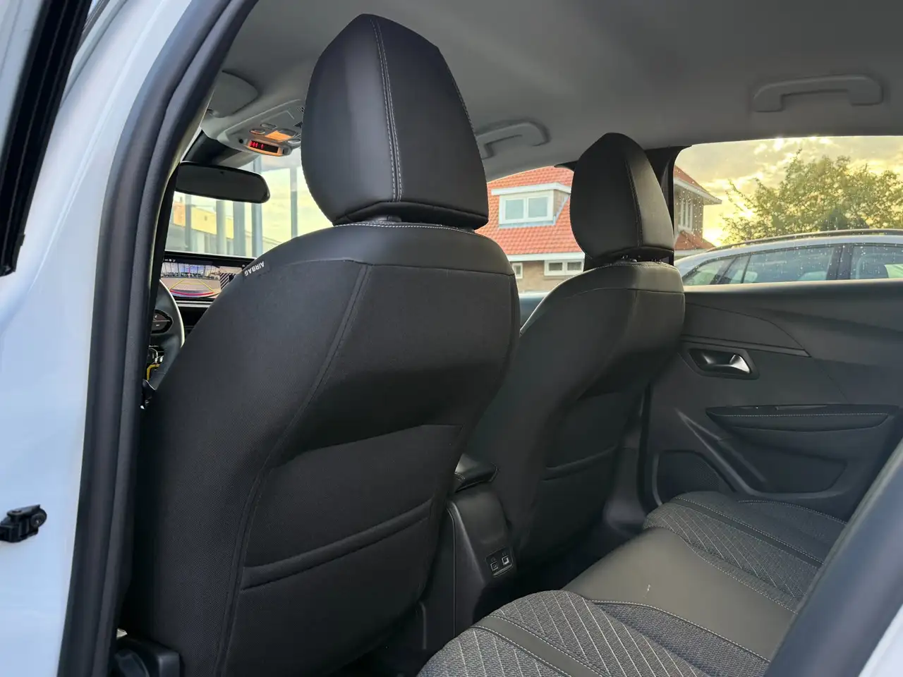 Peugeot 208 1.2 Hybrid 110PK e-DCS6 Allure Dodehoekdetectie, миниатюра 21