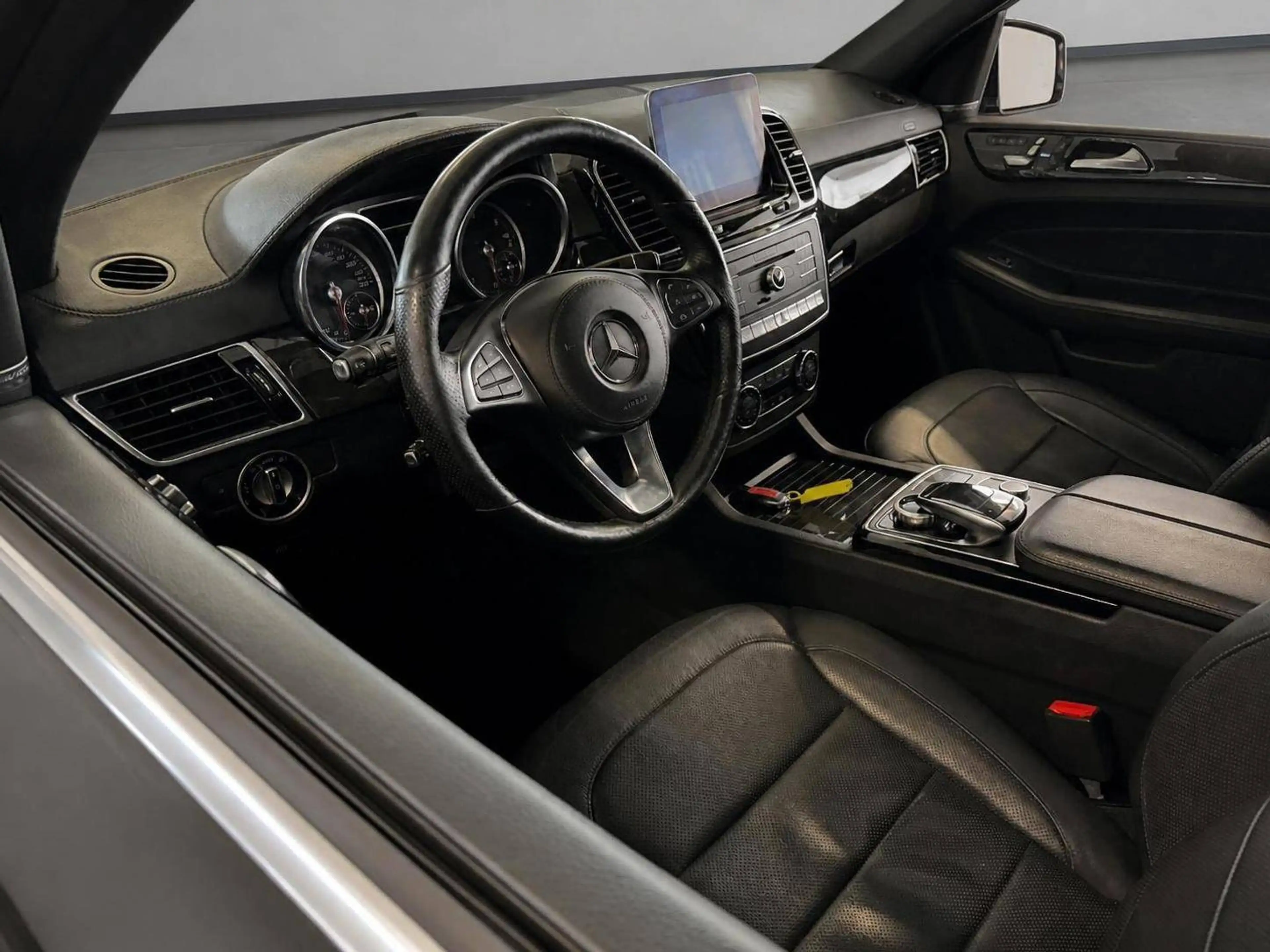 Mercedes-Benz GLS 350 d 4Matic//H&K//Memory//Pano//AHK — photo 11