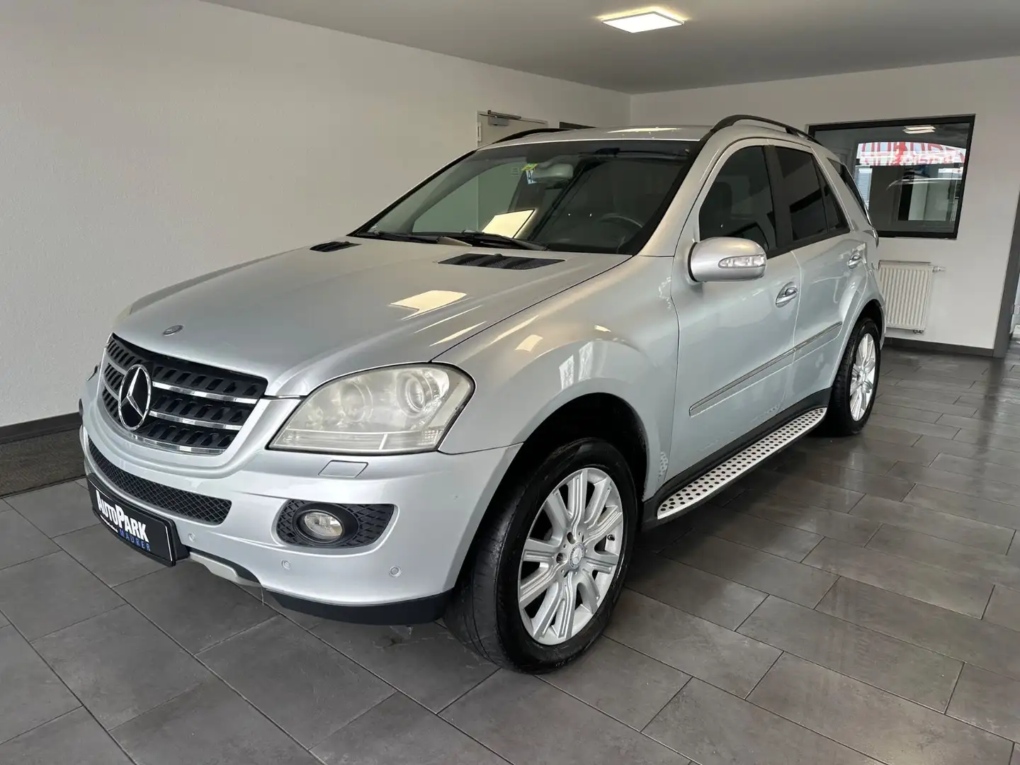 Mercedes-Benz ML 320 CDI AHK*Leder*Xenon*PTS*Navi Срібний - 2