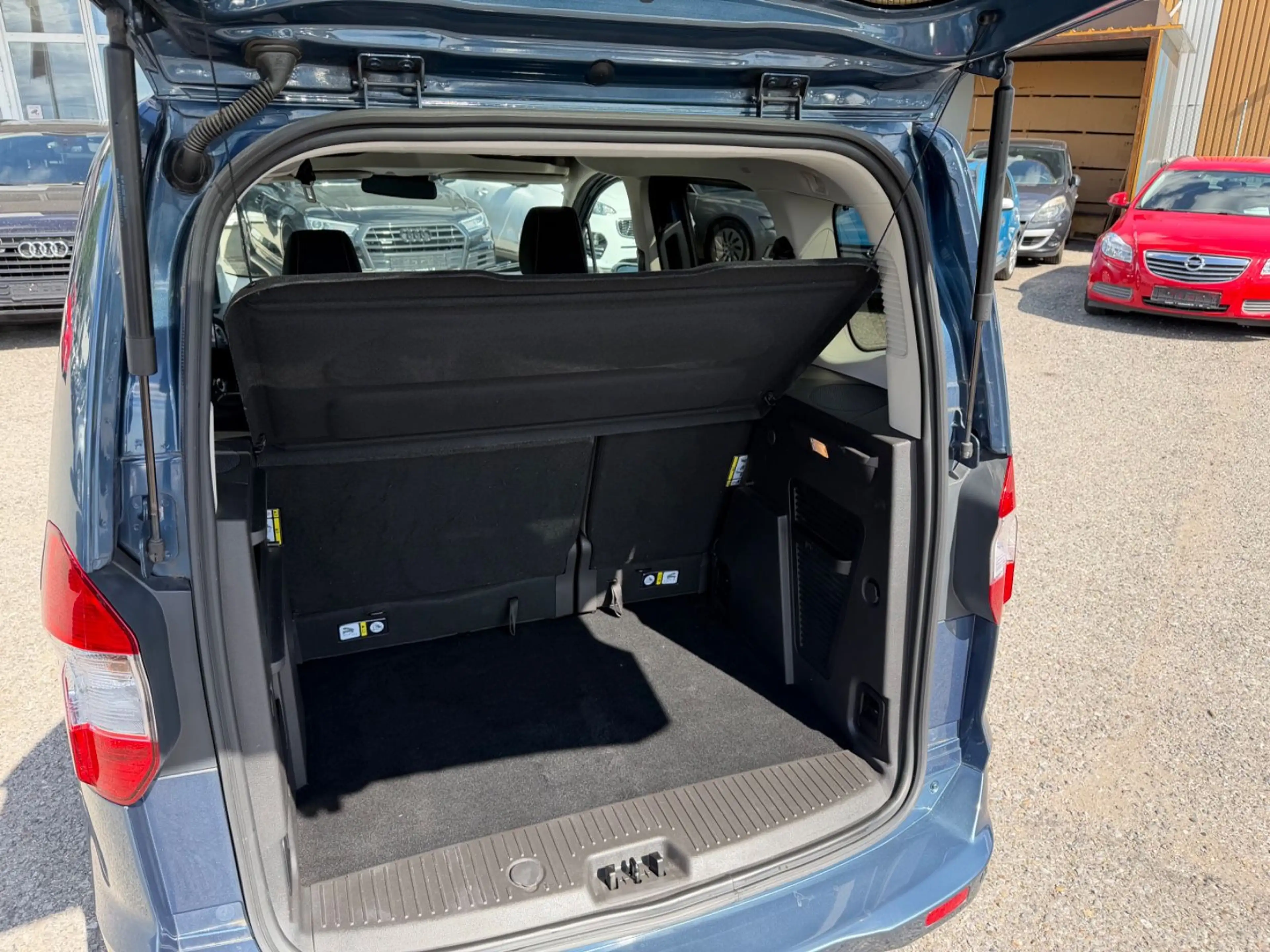 Ford Tourneo Courier Titanium 1.0 EcoBoost 1.Hand Eu6 — photo 14