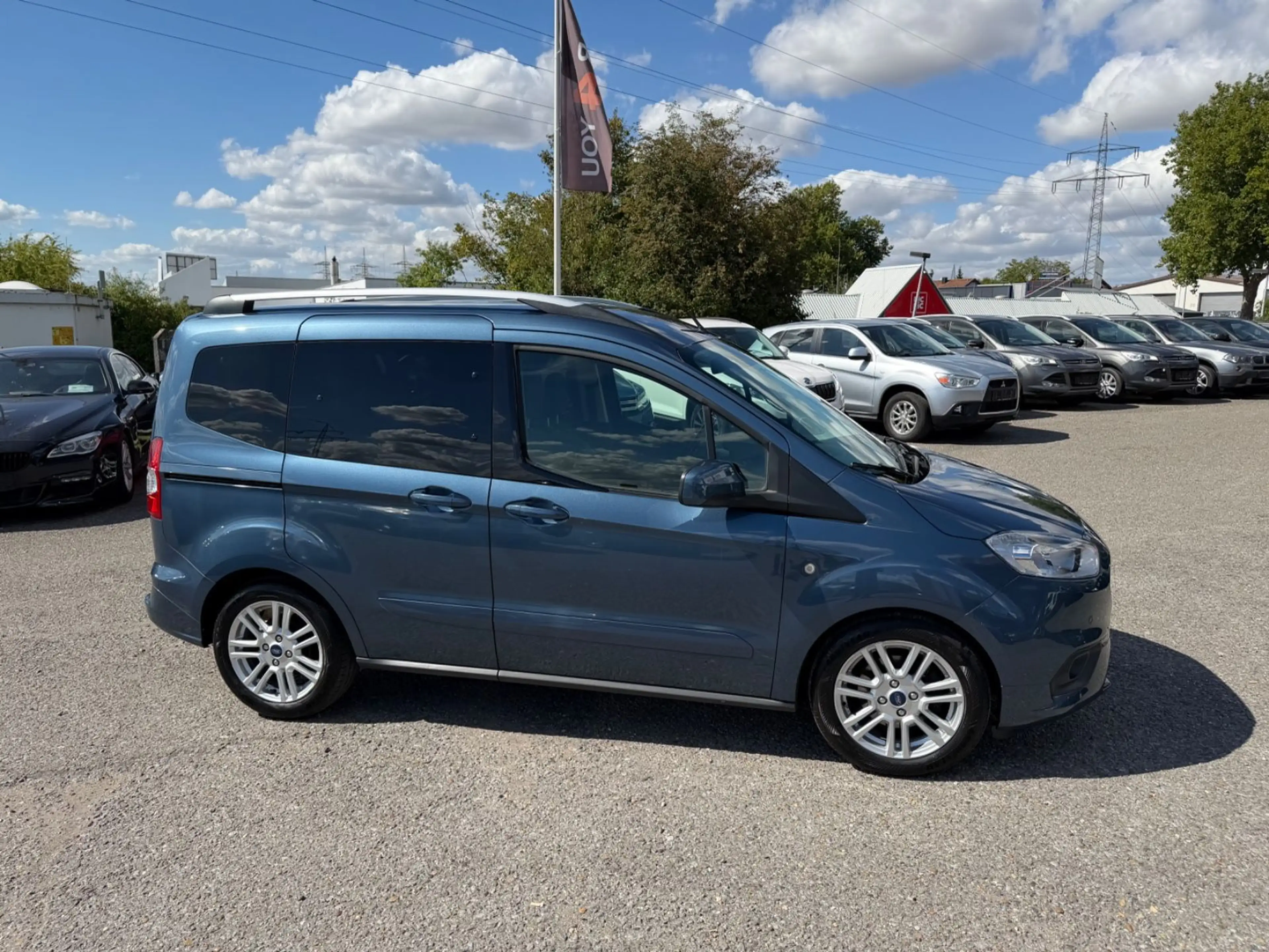 Ford Tourneo Courier Titanium 1.0 EcoBoost 1.Hand Eu6 — photo 7