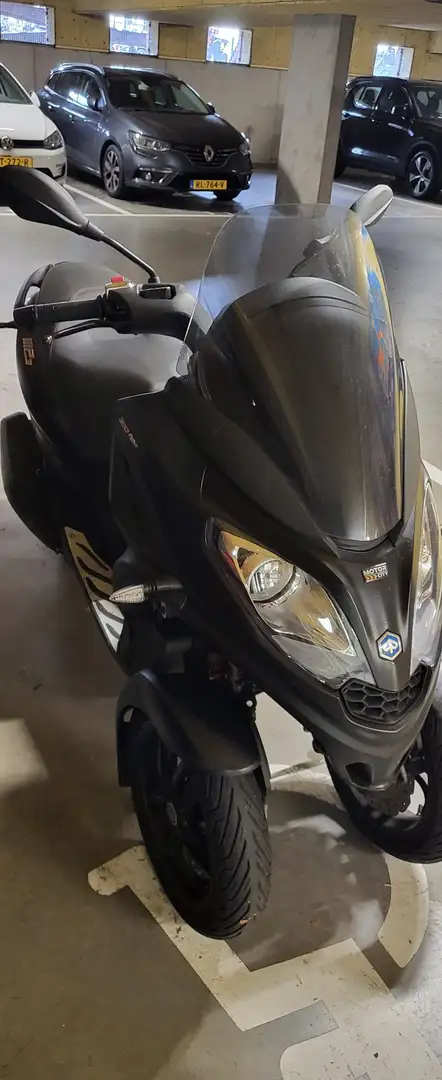 Piaggio MP3 300 Zwart - 2