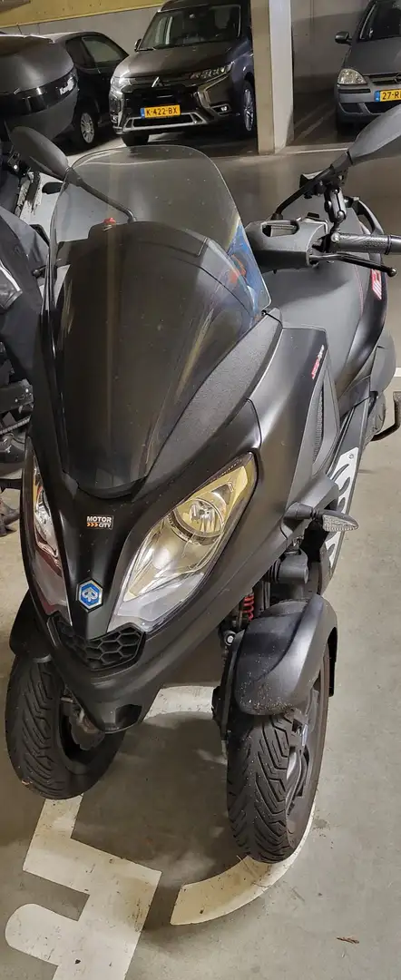 Piaggio MP3 300 Zwart - 1