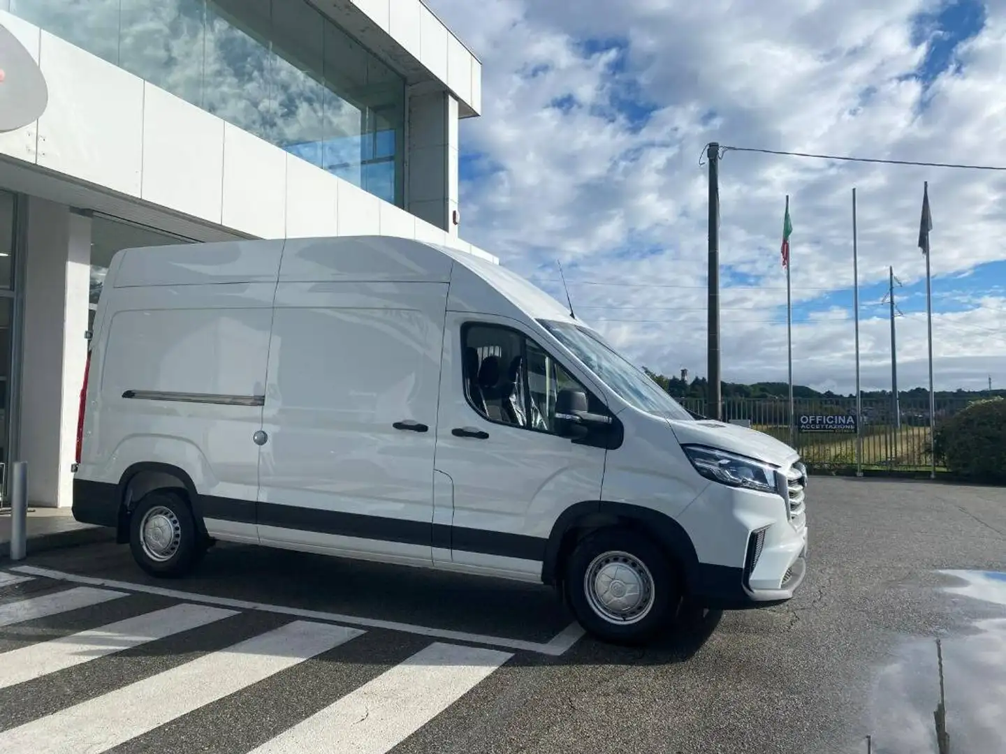 Maxus Deliver 9 9 2.0 crdi 150cv L3H3 fwd Bianco - 2