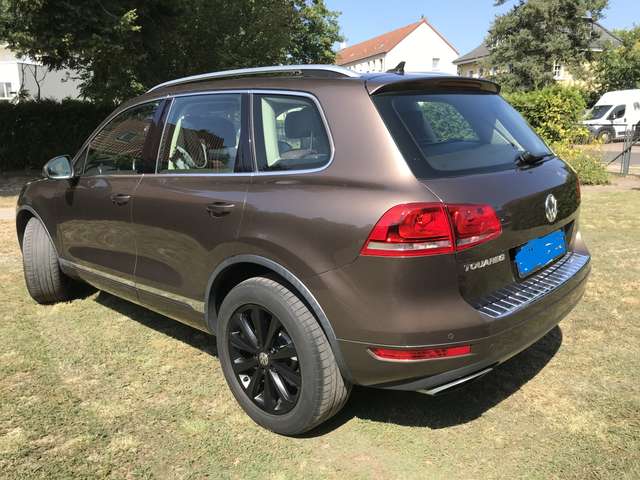 Imagine Volkswagen Touareg Touareg Diesel 3.0 V6 TDI Blue Motion DPF Automati