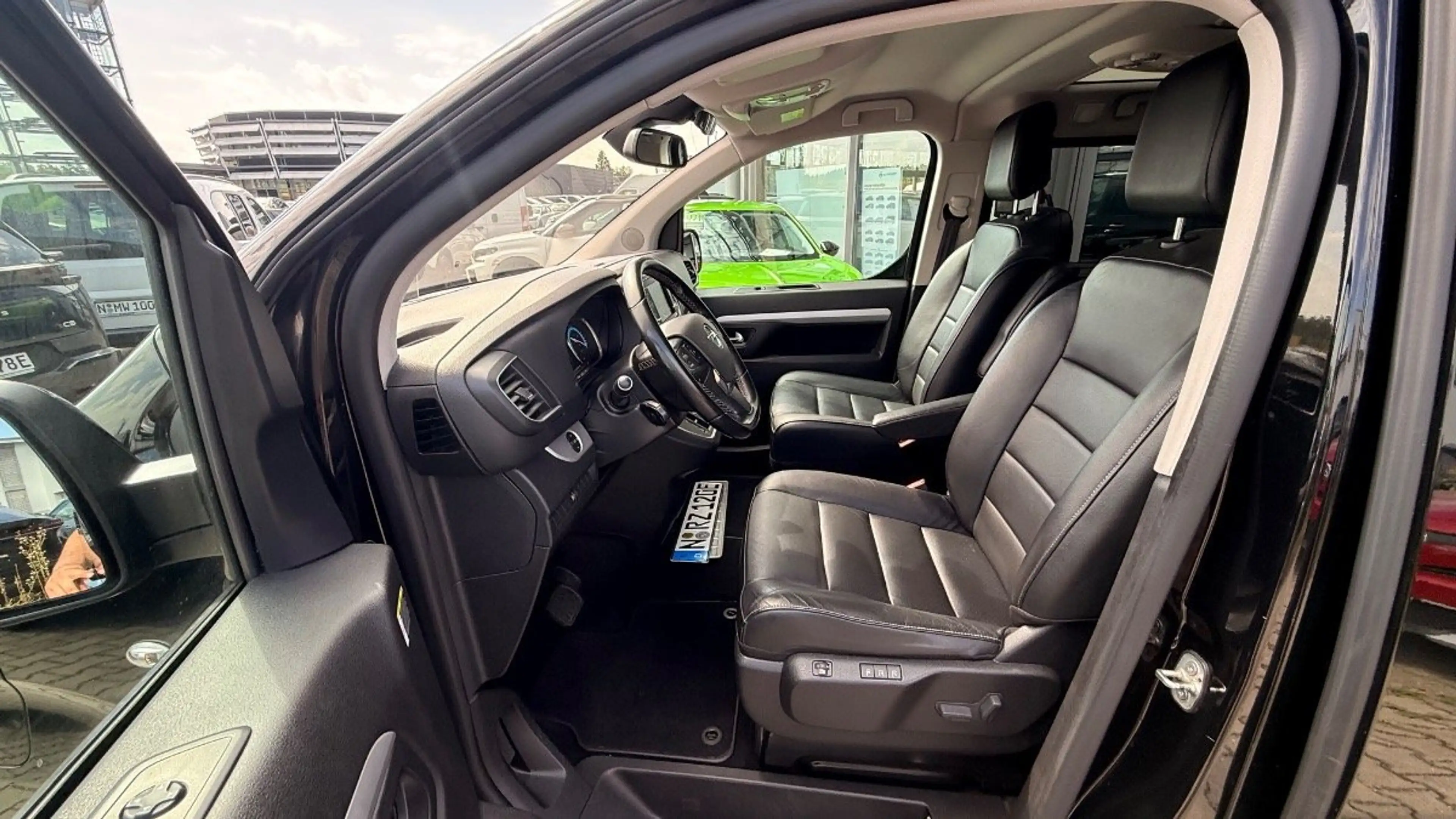 Opel Zafira Life Electric (75kWh) (L2) -e Elegance M — photo 7