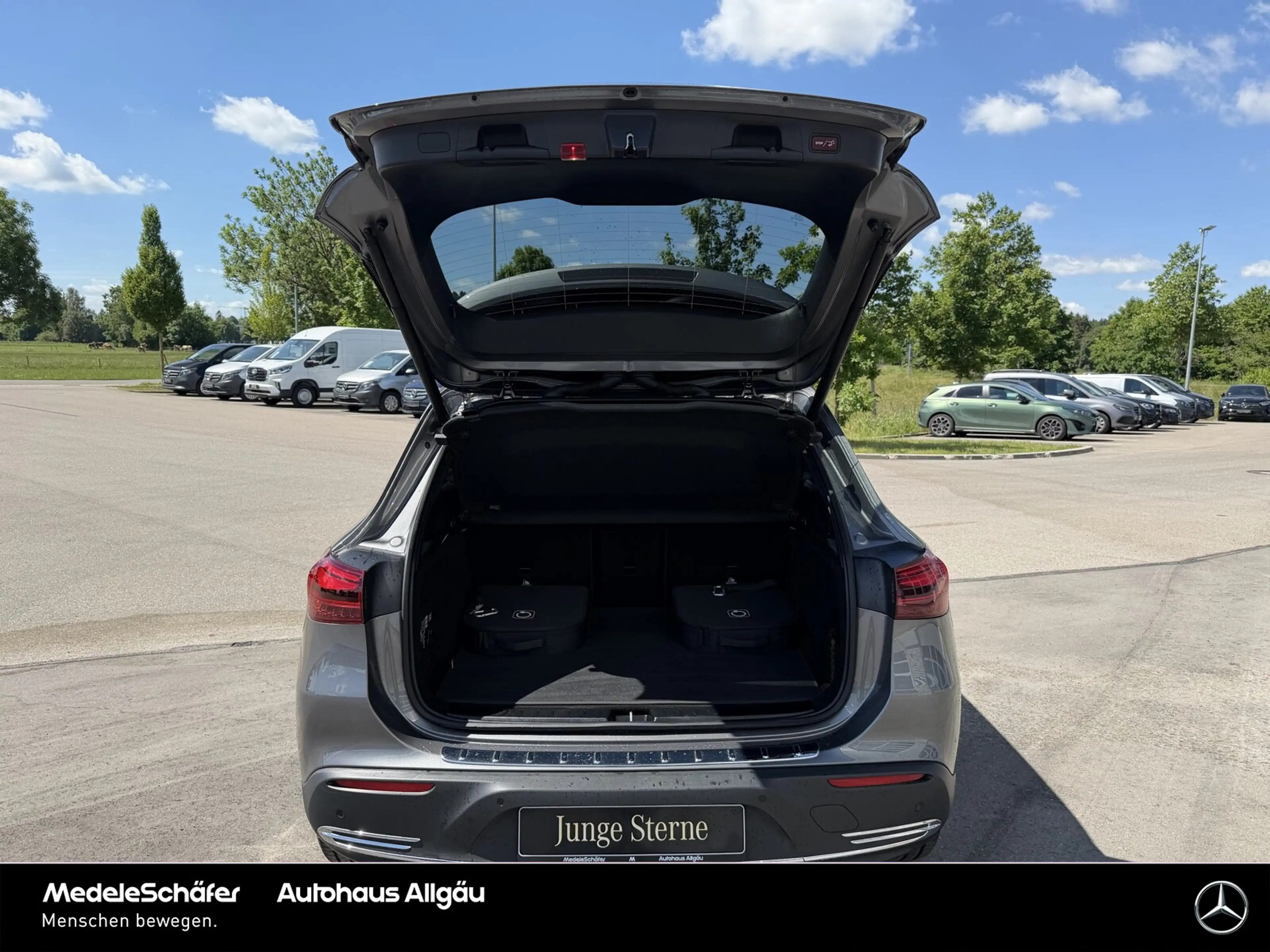 Mercedes-Benz EQA 300 EQA 300 4M Progressive Vorr.-Distronic Kamera LED — photo 8