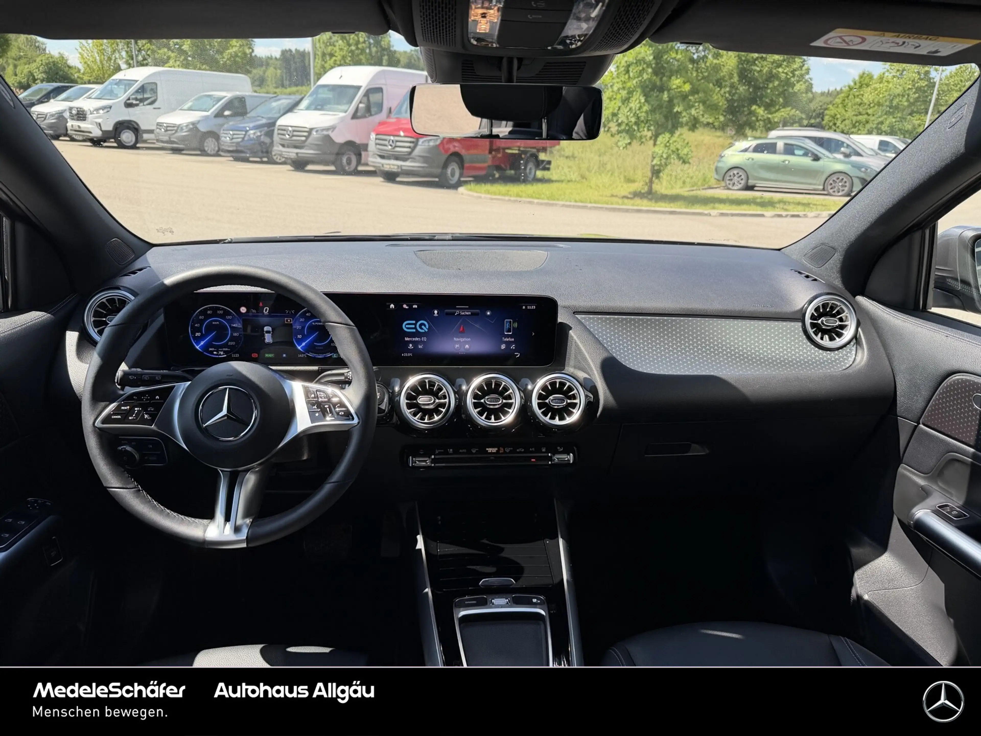 Mercedes-Benz EQA 300 EQA 300 4M Progressive Vorr.-Distronic Kamera LED — photo 11