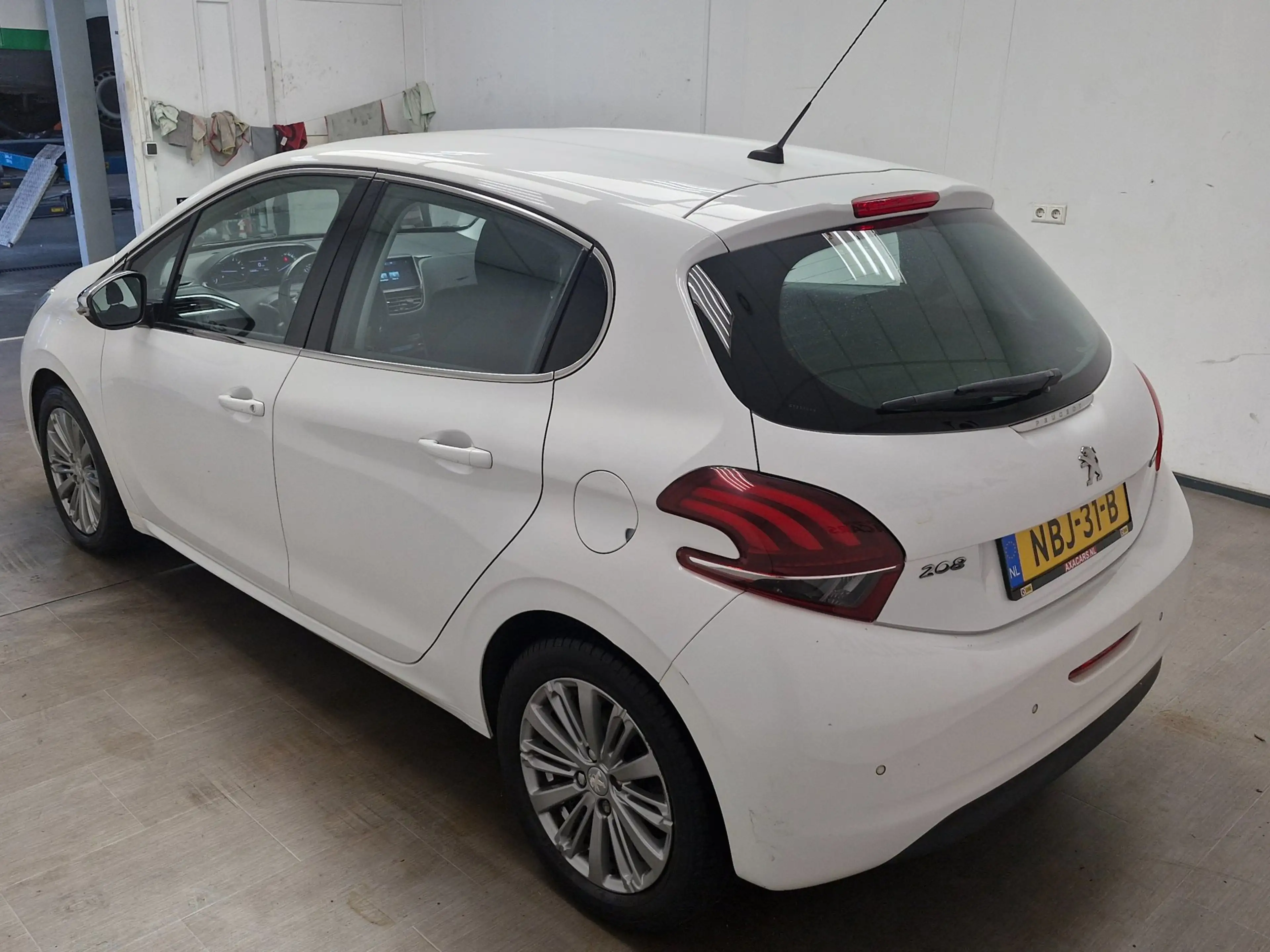Peugeot 208 1.2 PureTech GT-line ! AUTOMAAT ! AIRCO ! APK ! SP — photo 5