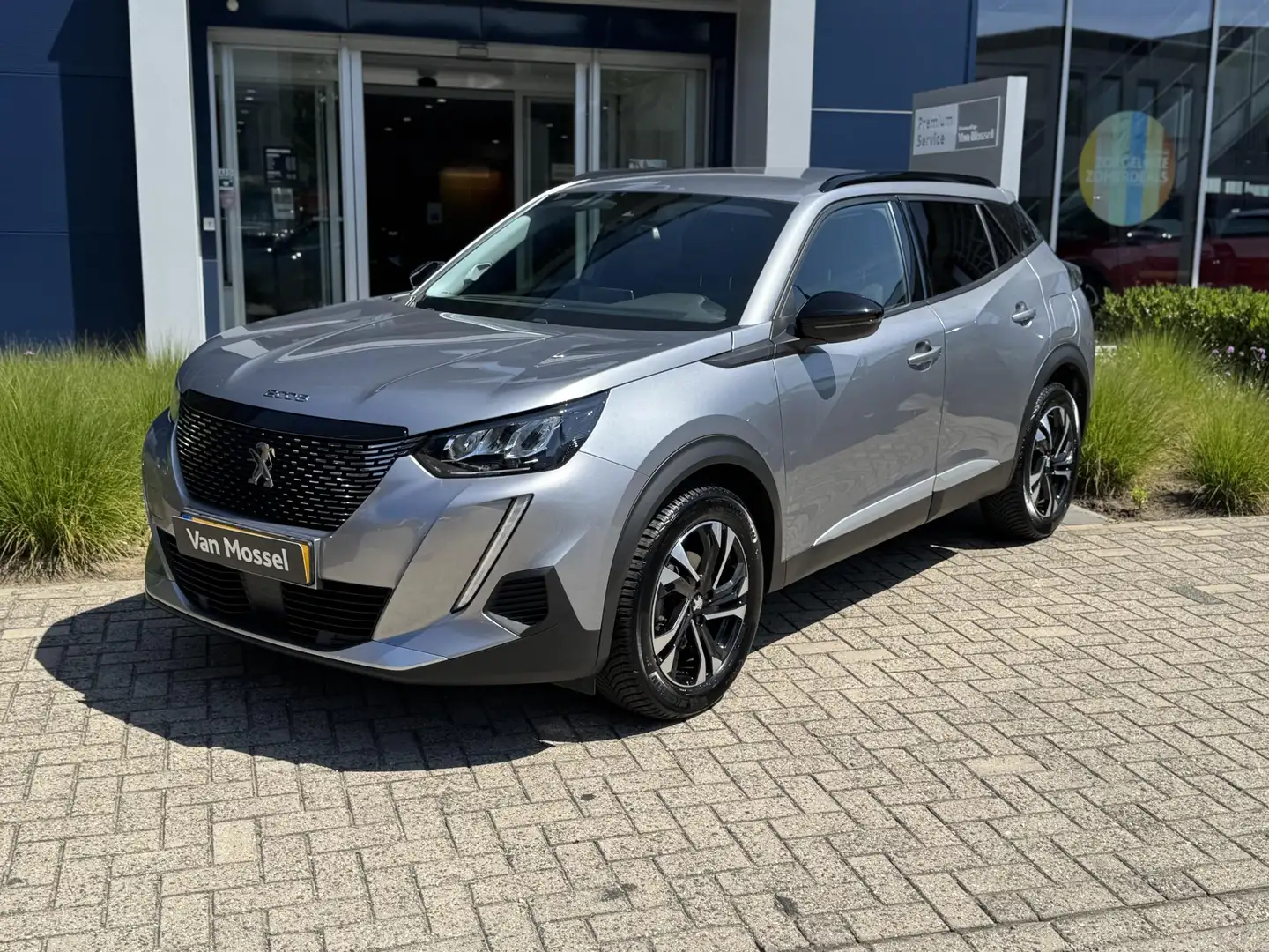 Peugeot 2008 1.2 PureTech Allure Grijs - 2
