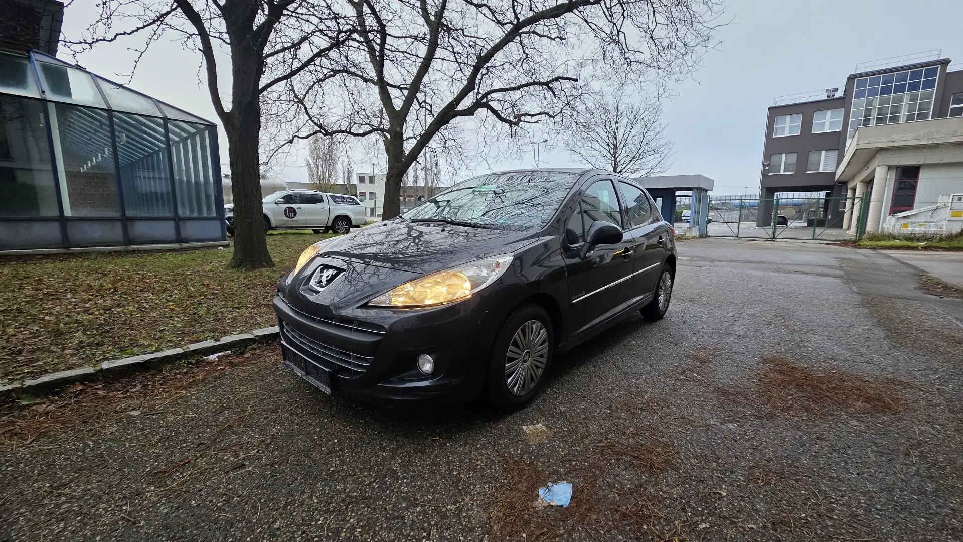 Peugeot 207 Allure 1,4 Premium Ausstattung ParksensorTempomat - 1