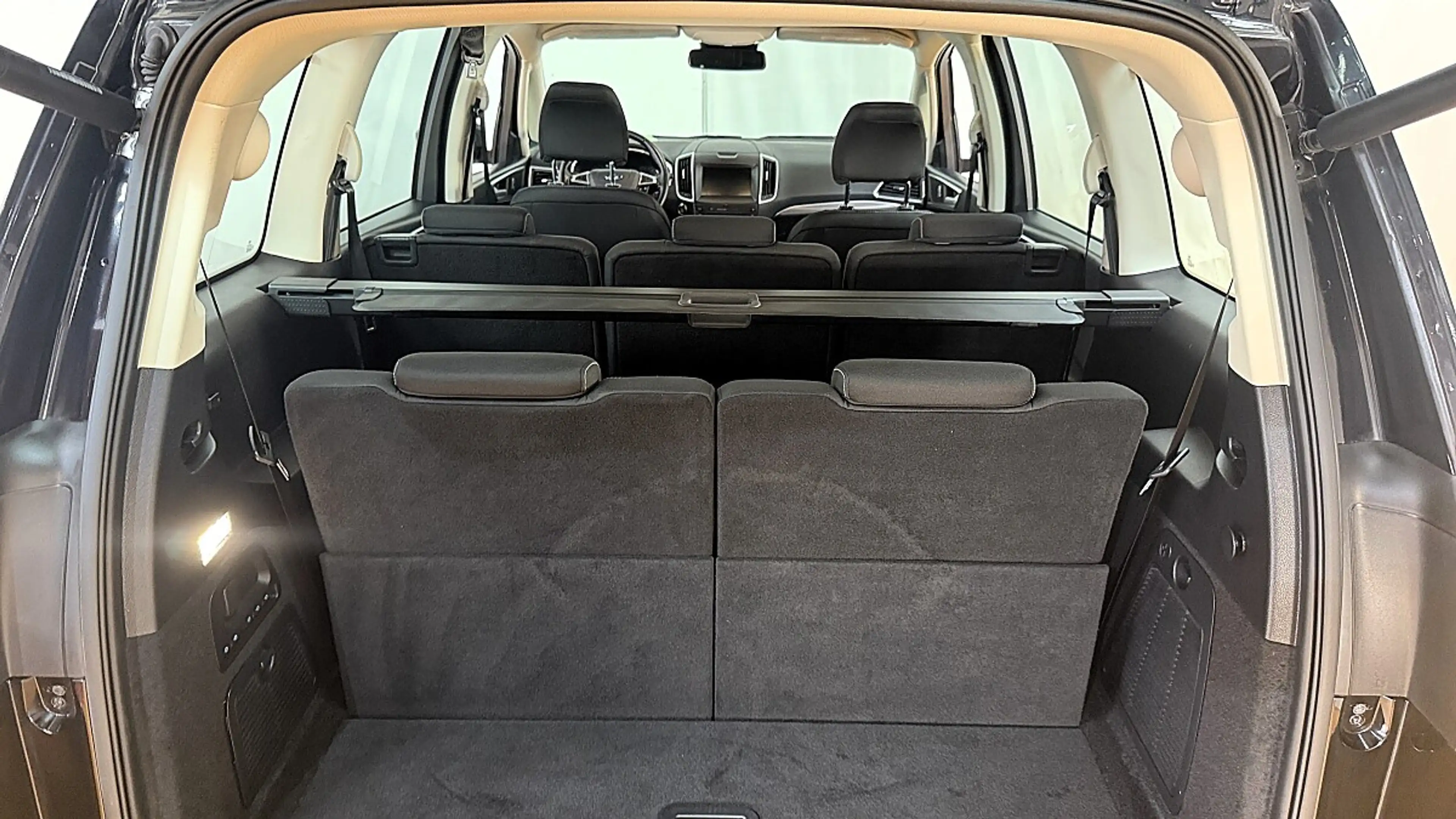 Ford Galaxy 2,0 EcoBlue SCR Titanium Aut. — photo 19