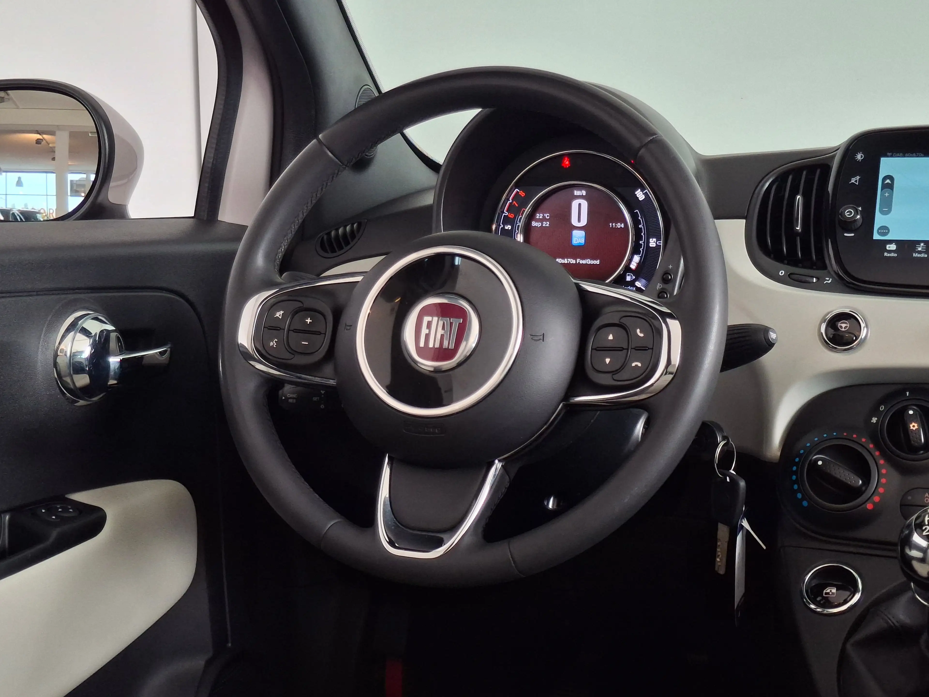 Fiat 500C 1.0 Hybrid Star NAVI PDC LMV — photo 14
