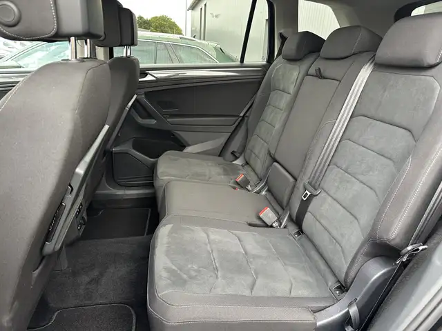 Volkswagen Tiguan Allspace view 12