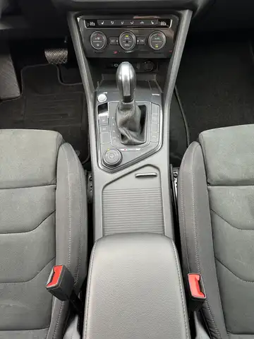 Volkswagen Tiguan Allspace view 15