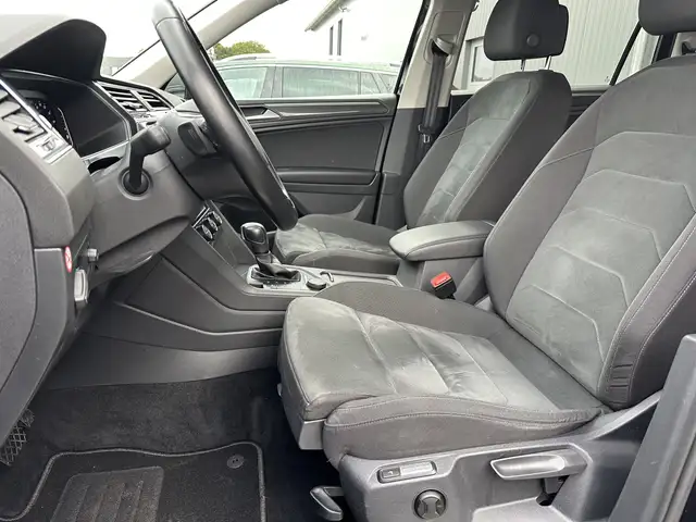 Volkswagen Tiguan Allspace view 11