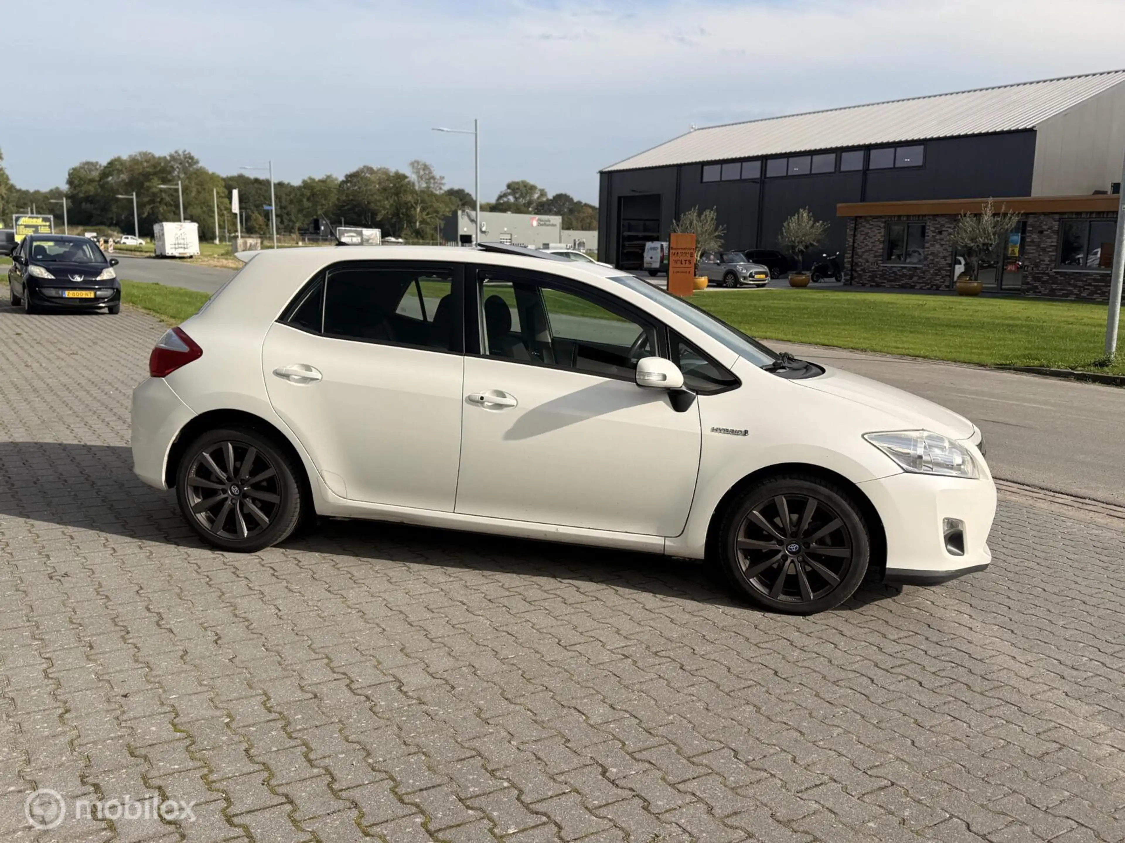 Toyota Auris 1.8 Full Hybrid Executive Business | Hybrid | 01/2 — photo 12
