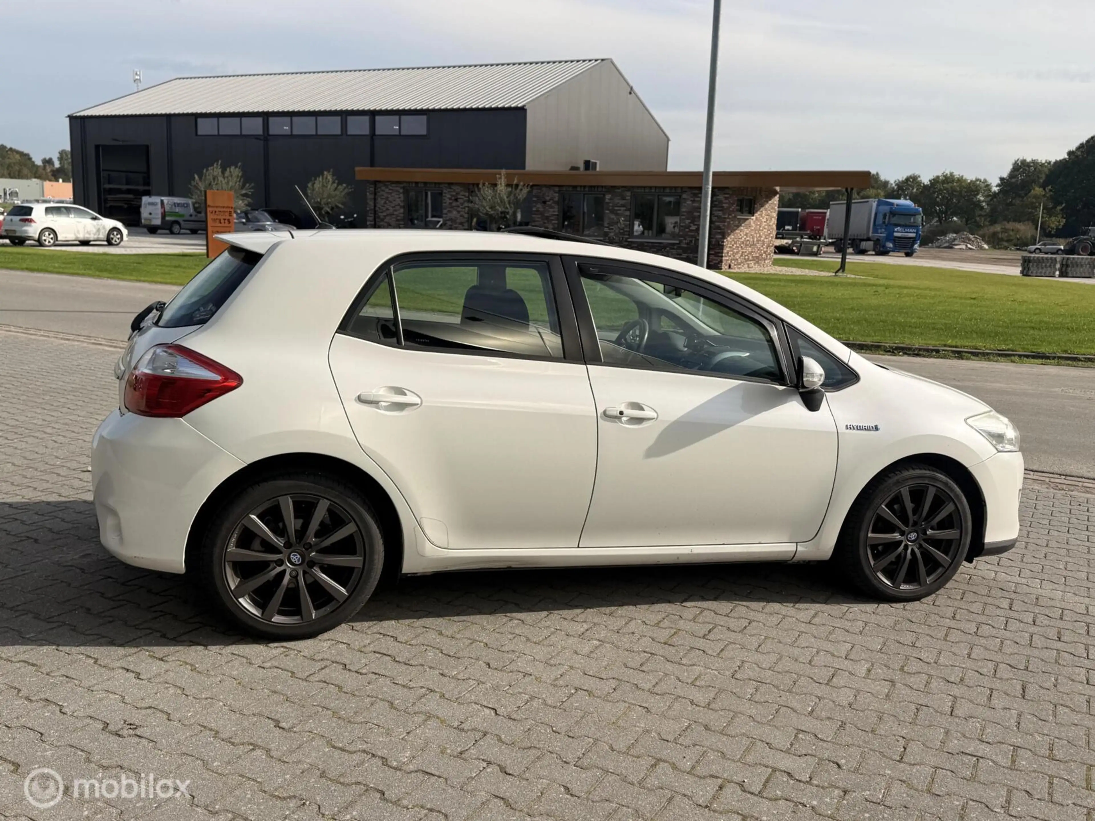 Toyota Auris 1.8 Full Hybrid Executive Business | Hybrid | 01/2 — photo 7
