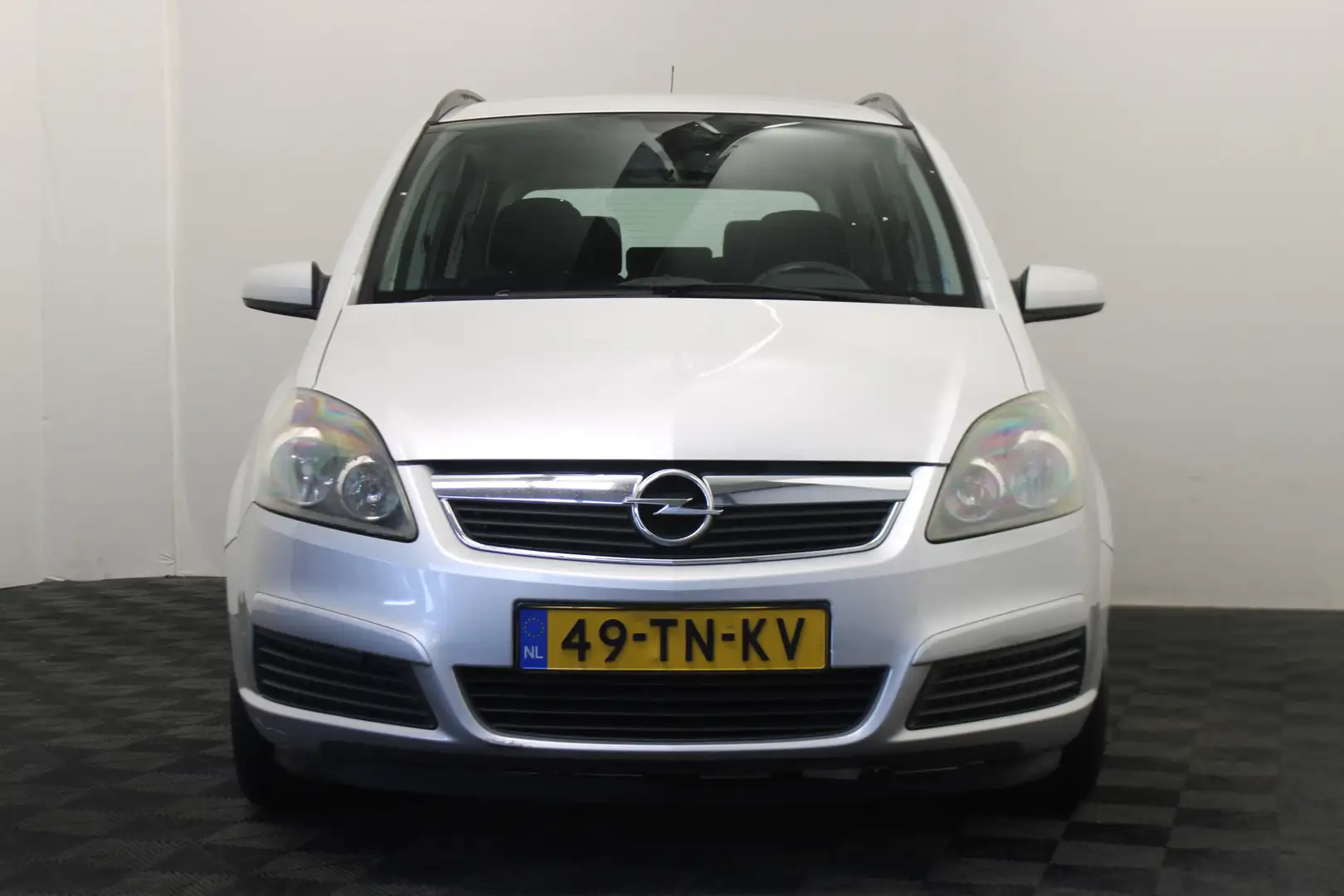 Opel Zafira 1.8 Executive apk verlopen Grau - 2