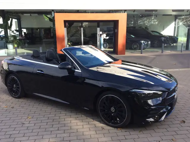 Mercedes-Benz CLE 300 Cabriolet 4-Matic AMG Line * 360°camera * memory * DAB * nightpack * LED * smartphone * Burmester * sfeerlicht *