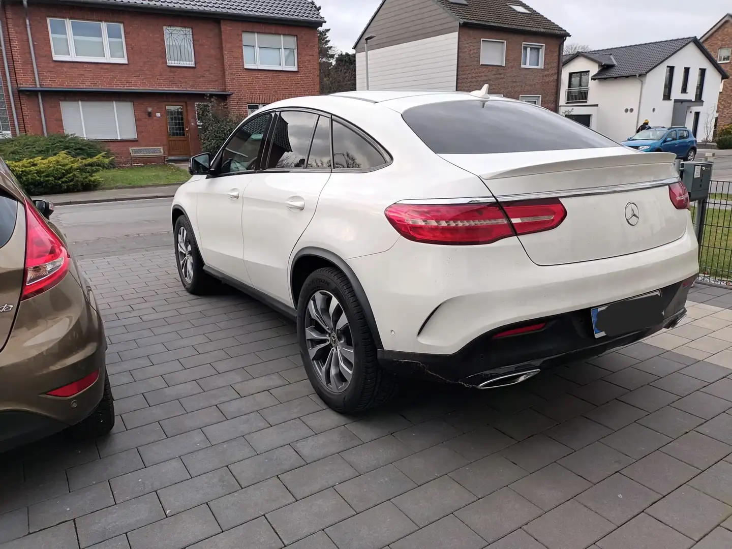 Mercedes-Benz GLE 350 d Coupe 4Matic 9G-TRONIC AMG Line Weiß - 2