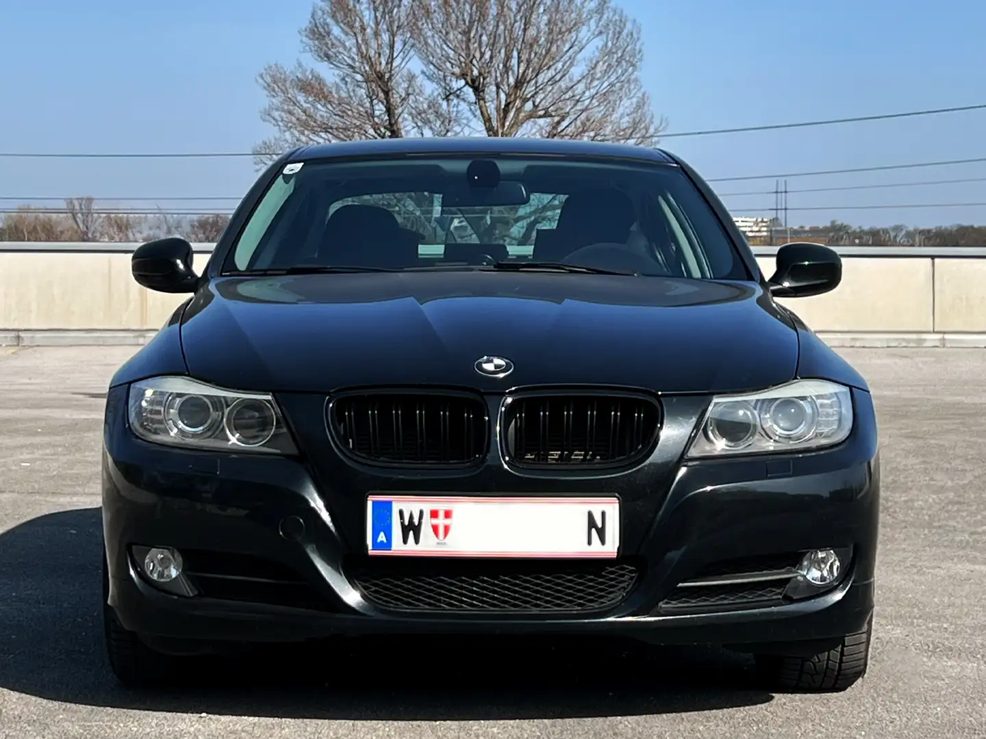 BMW 318 318i Schwarz - 2