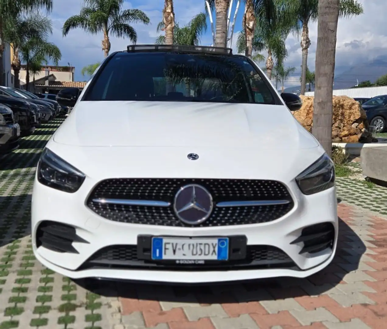 Mercedes-Benz B 180 d 1.5 DCI 115CV Premium auto Led Uff Italy Tetto Bianco - 2