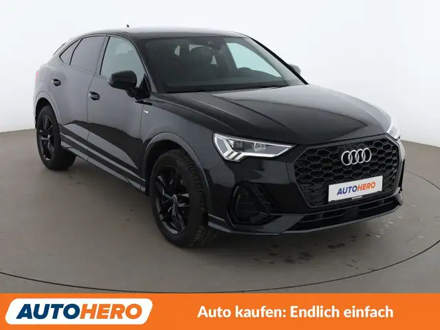 Audi Q3 view 8