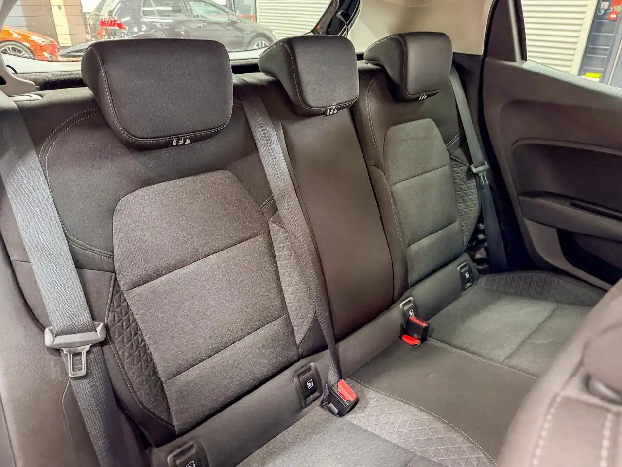 Renault Clio Citadine 5 portes — photo 37