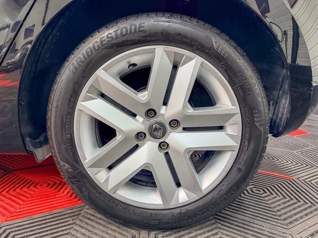 Renault Clio Citadine 5 portes — photo 23