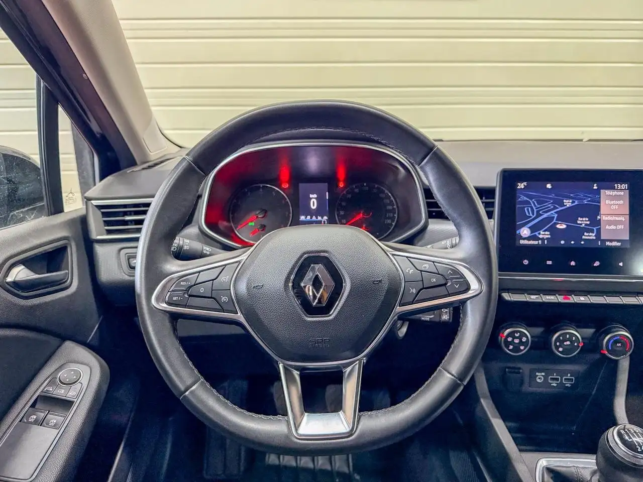 Renault Clio Citadine 5 portes — photo 26