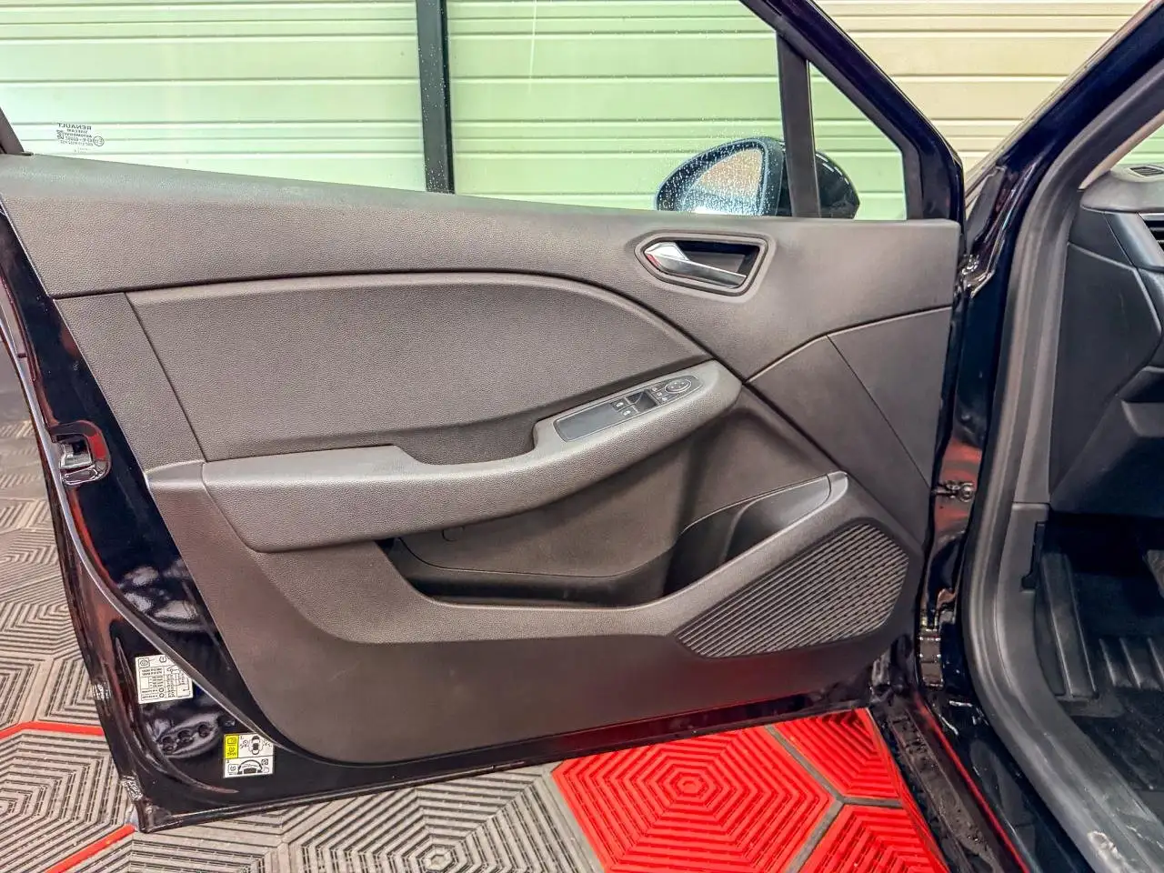Renault Clio Citadine 5 portes — photo 34