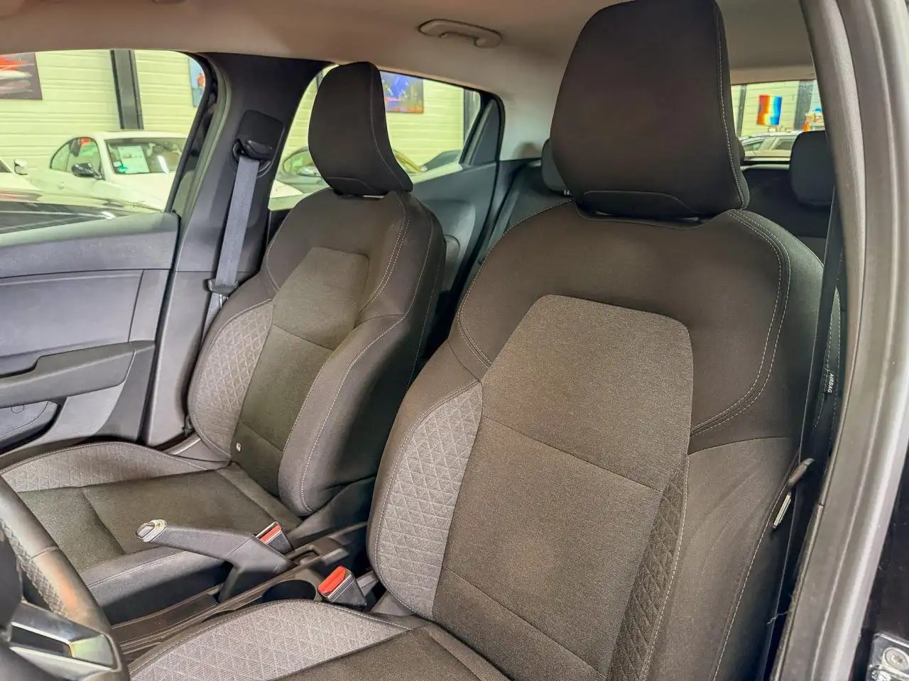 Renault Clio Citadine 5 portes — photo 30