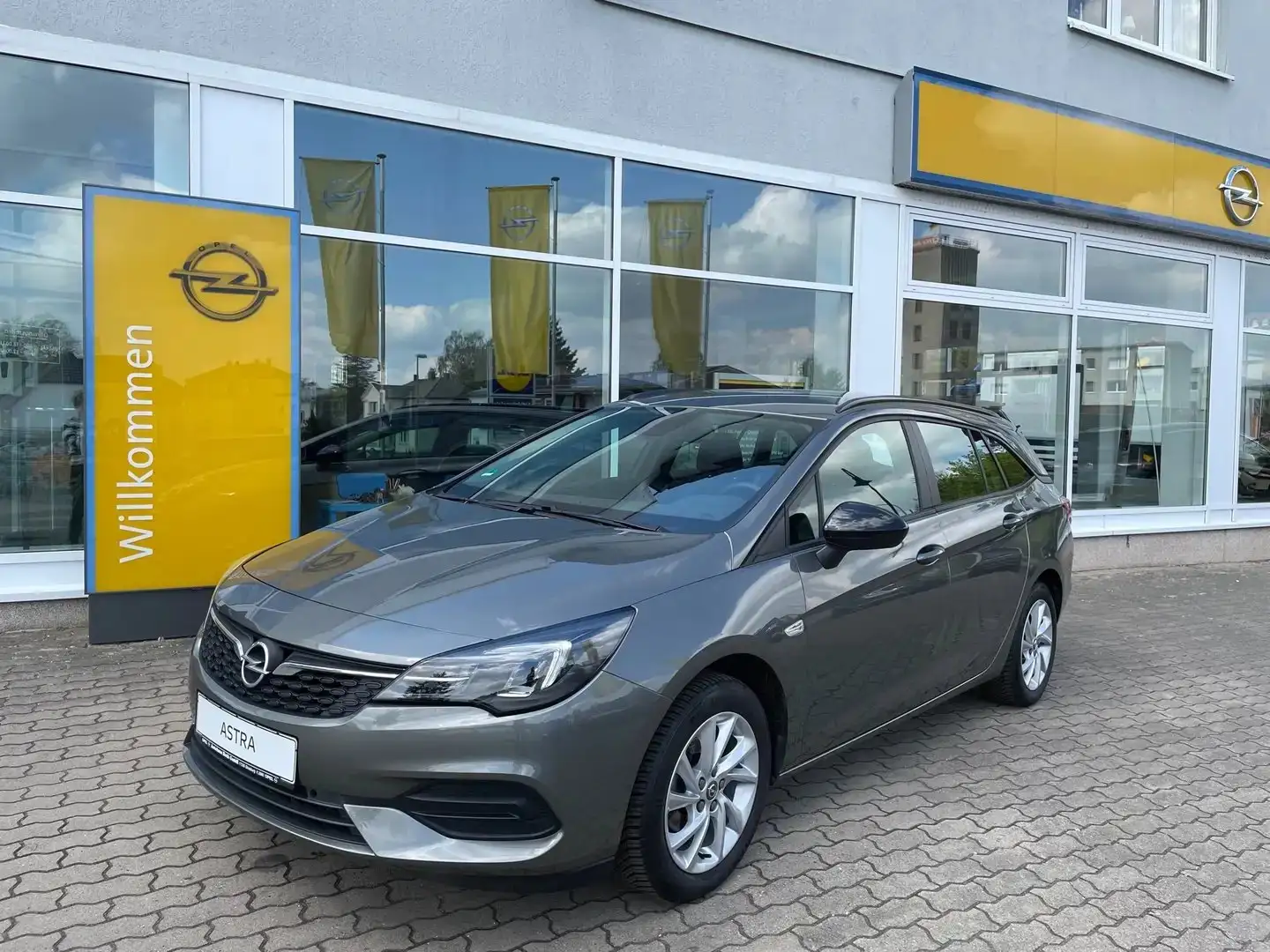 Opel Astra K 1.2 Turbo Sports Tourer Edition (146 PS) Grau - 1
