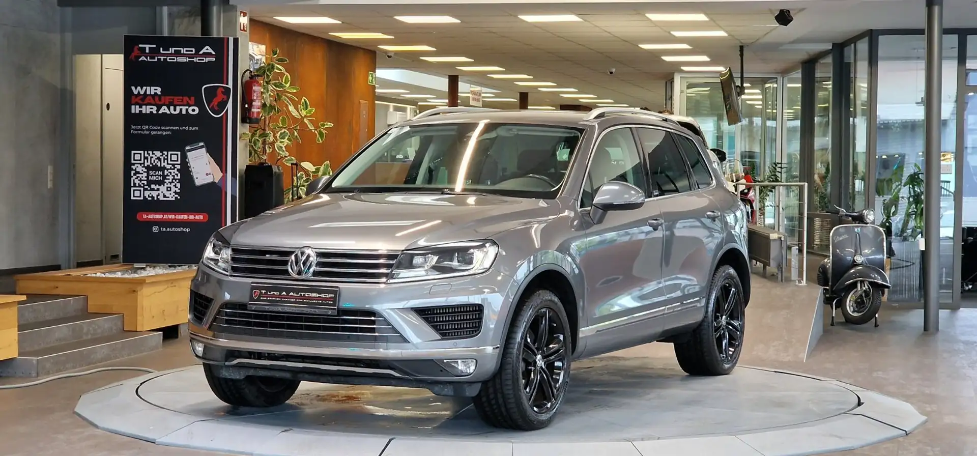 Volkswagen Touareg 3.0 TDI V6 4Motion Executive Edition Aut. *Anhänge Grau - 1