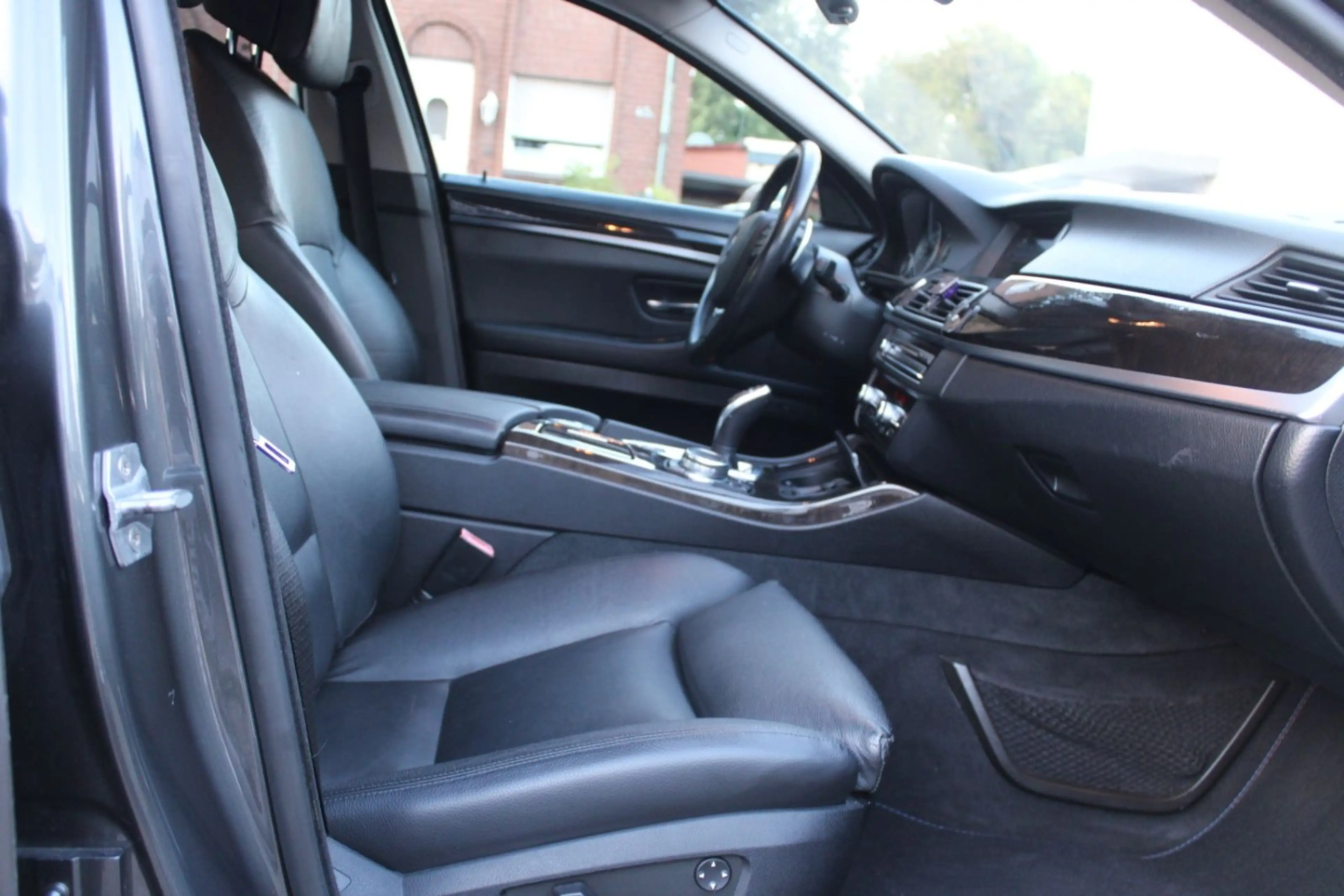 BMW 528 i Luxury Line*X DRIVE*56000KM*LEDER*ESSD*NAVI — photo 11