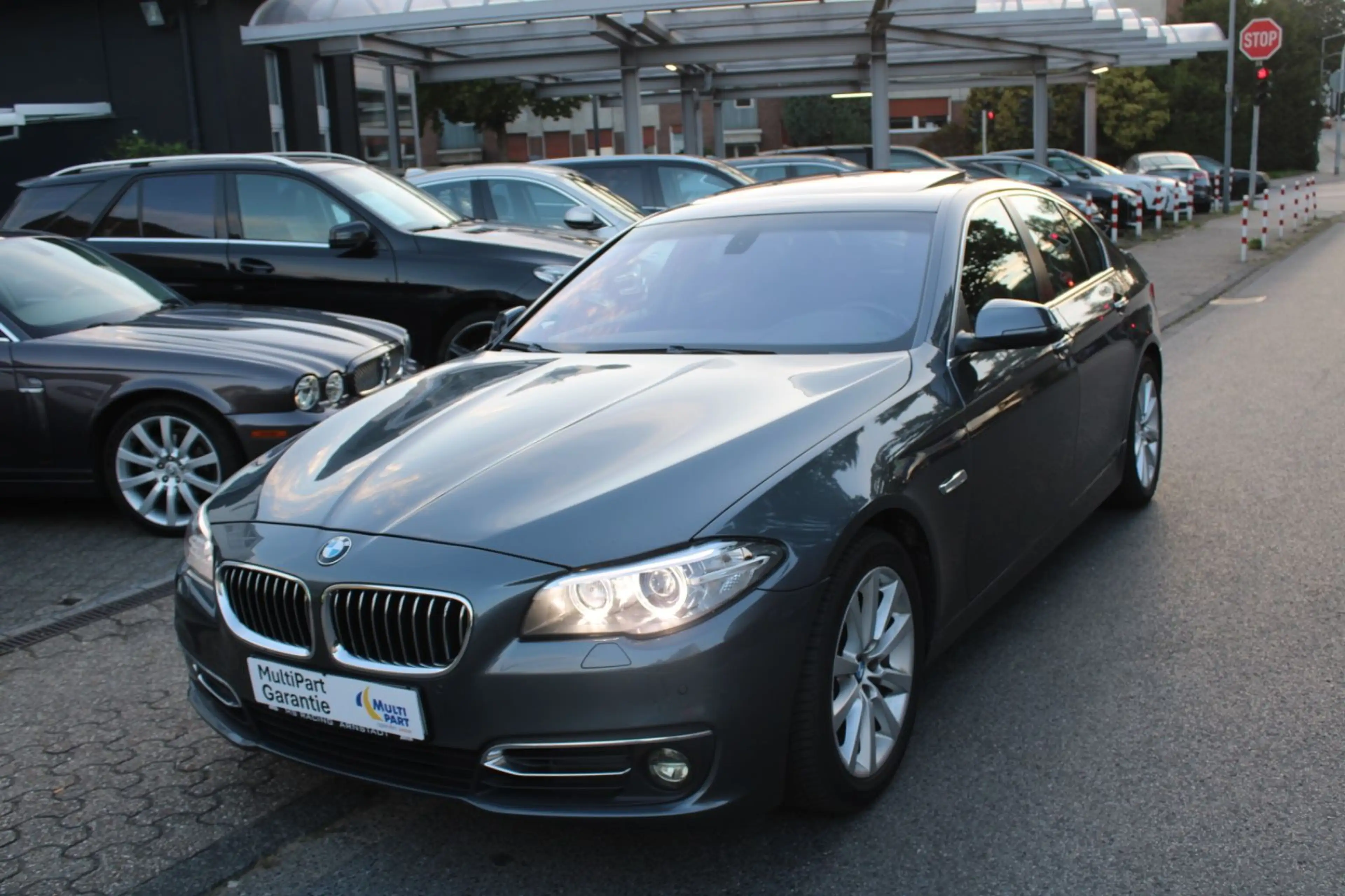 BMW 528 i Luxury Line*X DRIVE*56000KM*LEDER*ESSD*NAVI