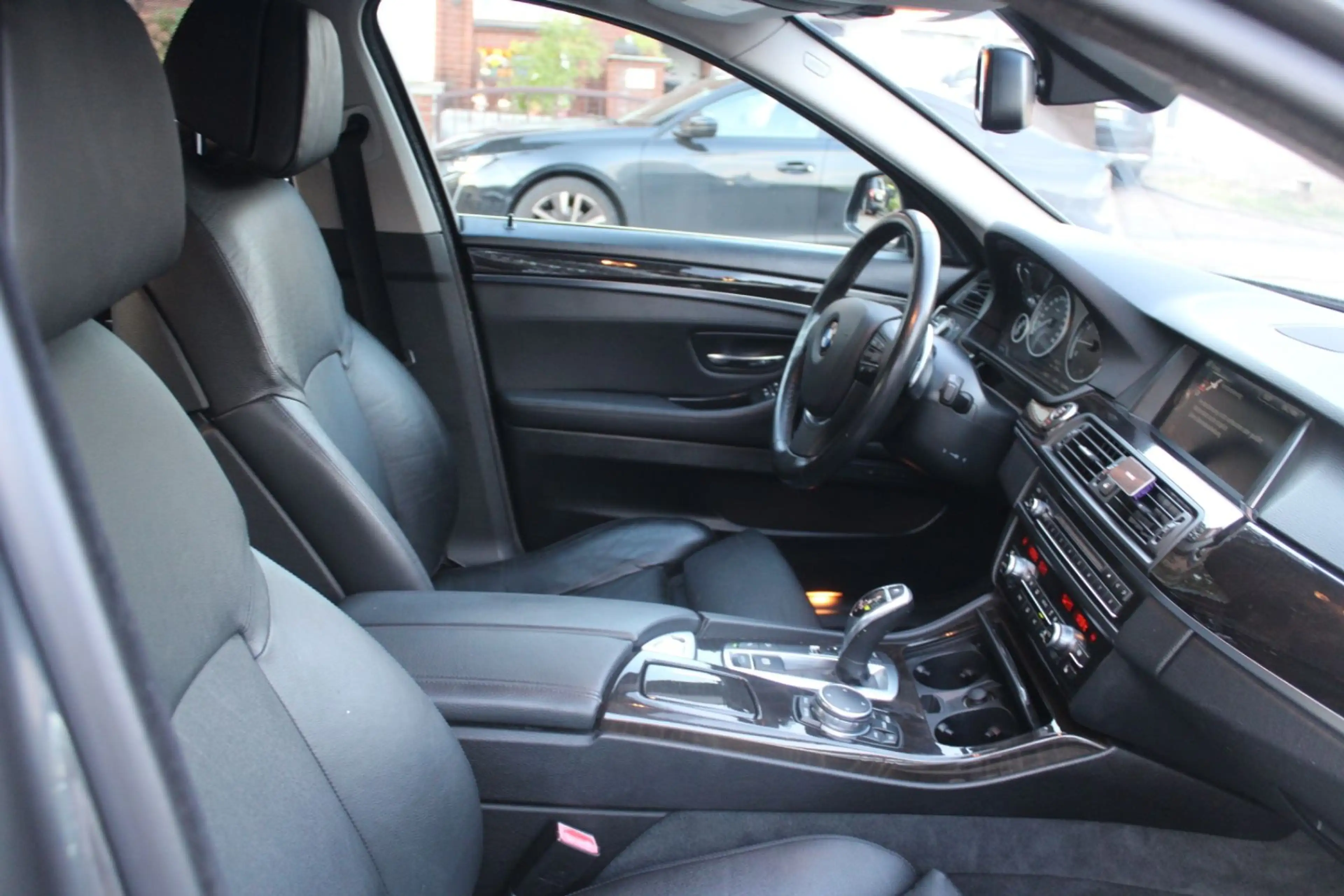 BMW 528 i Luxury Line*X DRIVE*56000KM*LEDER*ESSD*NAVI — photo 12